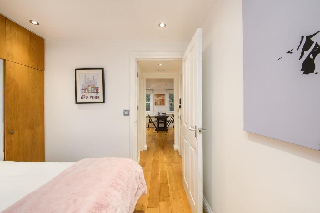 Bedroom (2).jpg