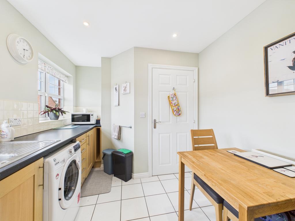 Breakfast/kitchen