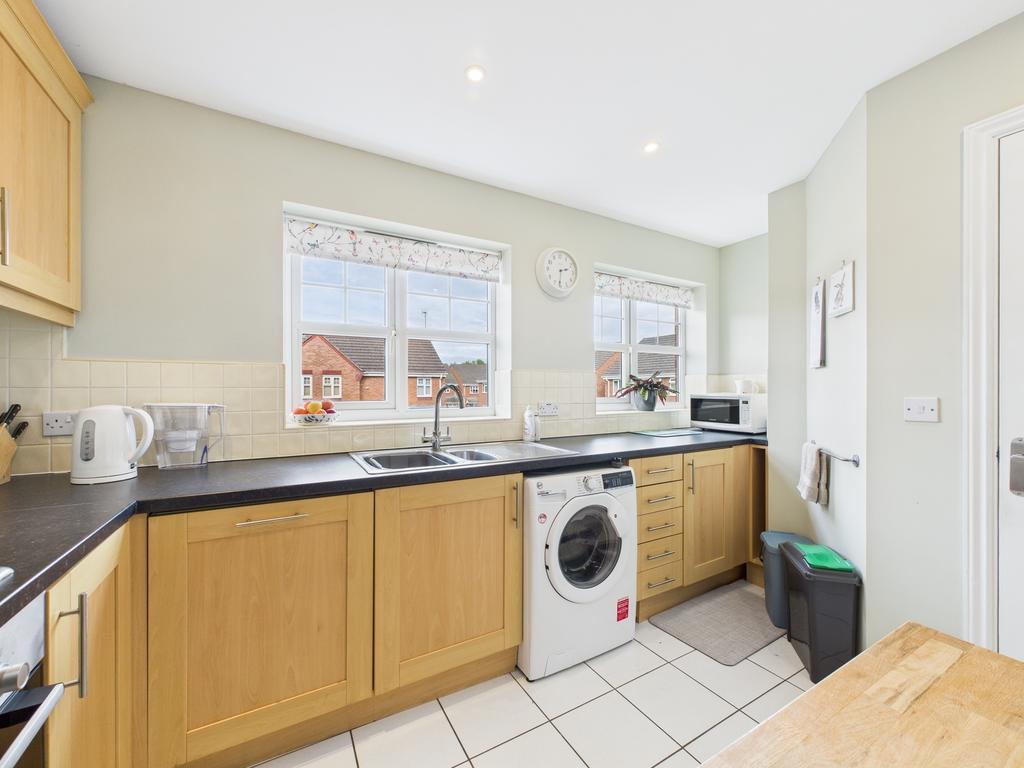 Breakfast/kitchen