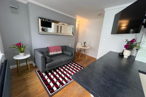 1 bedroom apartment to rent, Cleveland Street, London W1T
