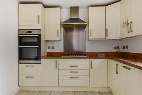 2 bedroom end of terrace house for sale, The Causeway, Arundel