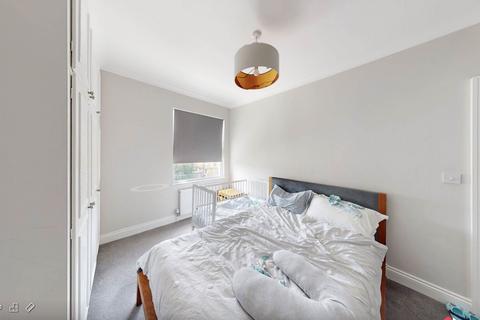 2 bedroom flat to rent, Uxbridge Road, Shepherds Bush, W12 8NL