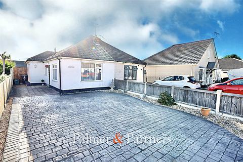 1 bedroom bungalow for sale, The Greenway, Clacton-on-Sea, Essex, CO15