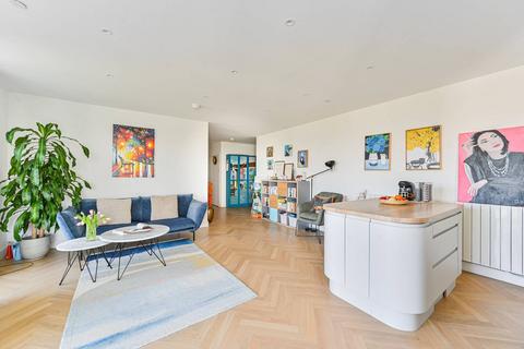 3 bedroom flat for sale, Pegler Square, Blackheath, London, SE3