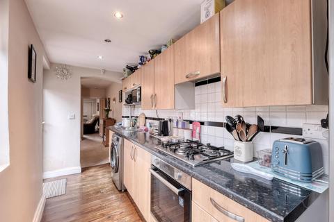 8 Avenue Road, Astwood Bank, Redditch, B96 6AU
