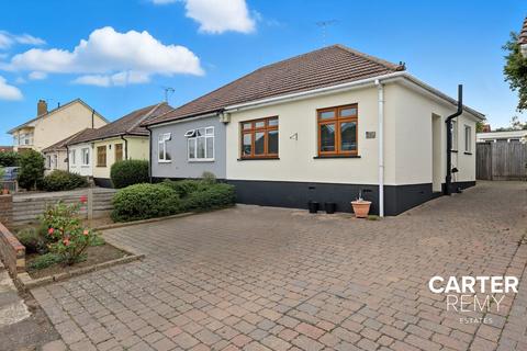 3 bedroom semi-detached bungalow for sale, Oakfield Road, Benfleet, SS7