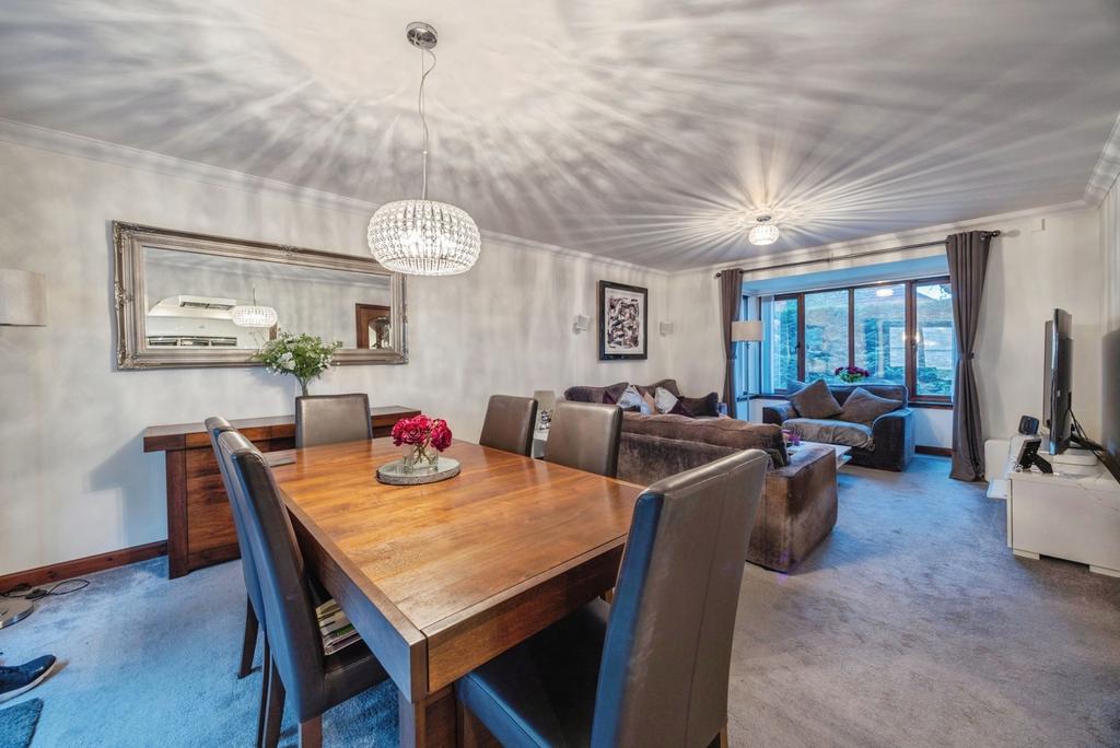 Sitting/Dining Room