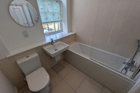 2 bedroom apartment to rent, Whitecroft Park,Newport, Isle of Wight