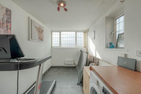 undefined, Barley Mow Lane, Catshill, B61