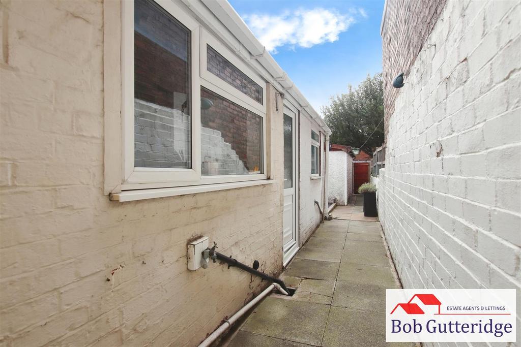Enclosed rear yard