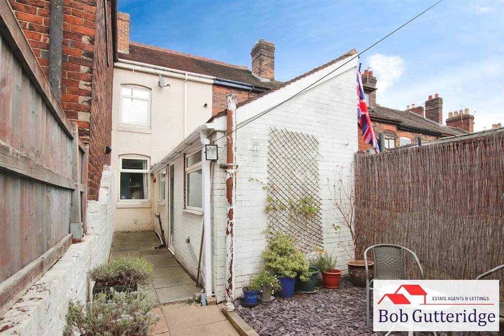 Enclosed rear yard