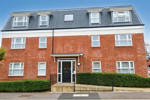 2 bedroom flat for sale, Ash Grove, Shenley