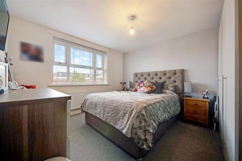 2 bedroom flat for sale, Ash Grove, Shenley