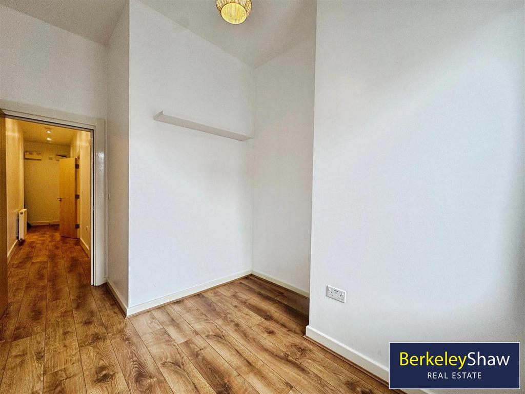 Bedroom 2 (2)