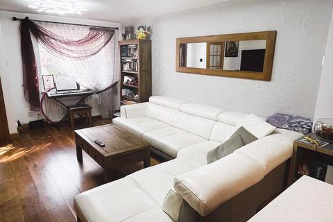 3 bedroom end of terrace house for sale, Burndell Way, Hayes, UB4 9YF