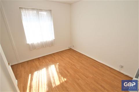 1 bedroom terraced house to rent, Sapphire Close, Dagenham, RM8