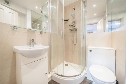 2 bedroom flat to rent, Tadmor Street, London W12