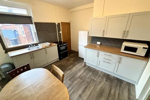 2 bedroom terraced house to rent, Grove Terrace, Langley Moor, Durham