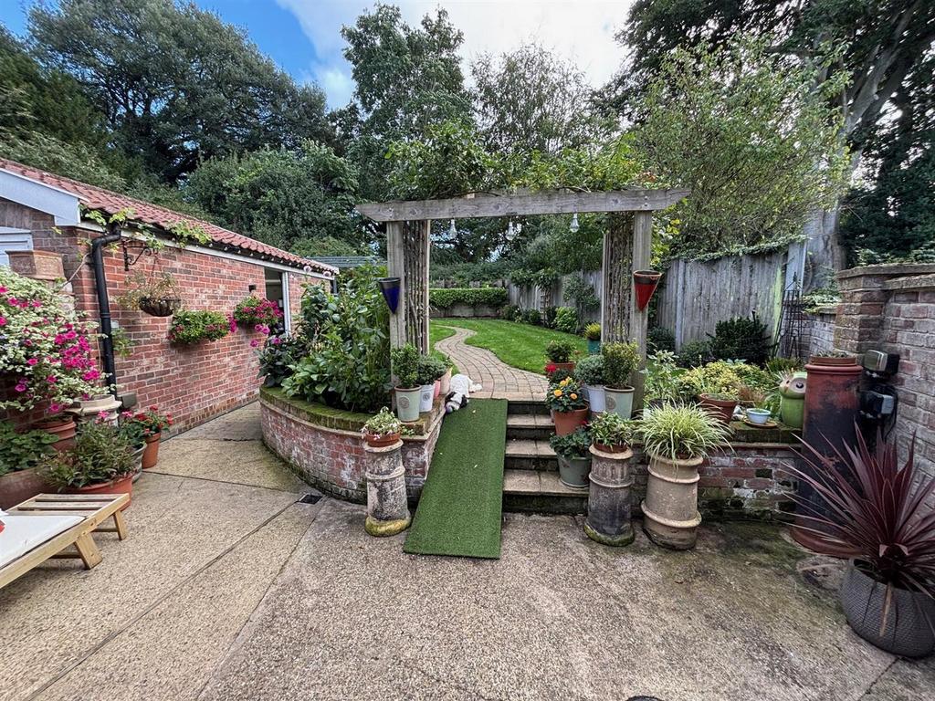 Garden Shot 5.jpg