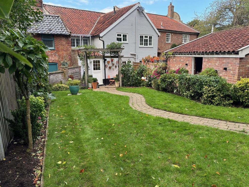 Garden Shot 4.jpg