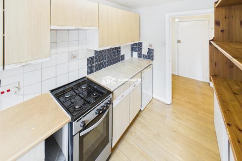 4d Sunningfields Crescent, London, NW4 4RD