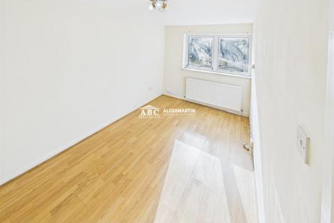 4d Sunningfields Crescent, London, NW4 4RD