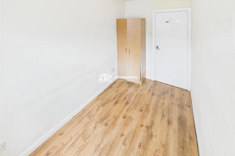 4d Sunningfields Crescent, London, NW4 4RD