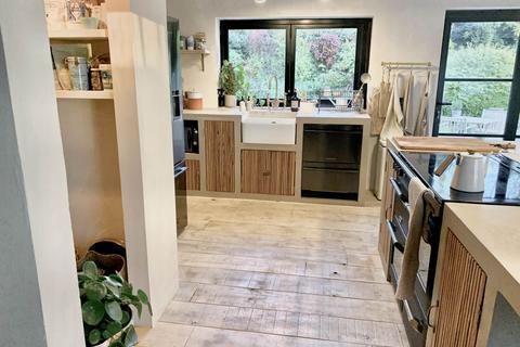 undefined, Cuddington Court, The Green