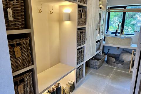 undefined, Cuddington Court, The Green