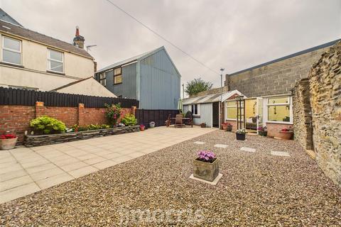 undefined, Bwthyn Llechen, 64 West Street, Fishguard