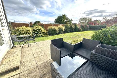 3 bedroom semi-detached bungalow for sale, The Quadrant, Bexleyheath DA7