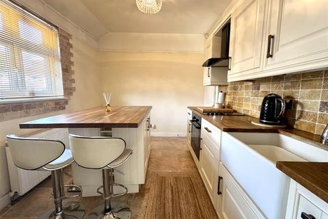 3 bedroom semi-detached bungalow for sale, The Quadrant, Bexleyheath DA7