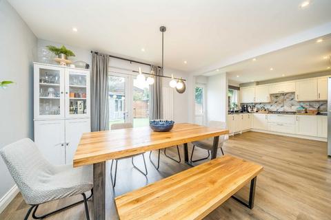 undefined, Boucher Close, Teddington TW11