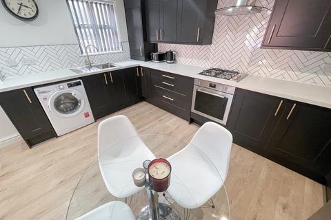 undefined, Markden Mews, L8 1TN,