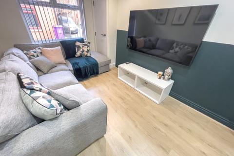 undefined, Markden Mews, L8 1TN,