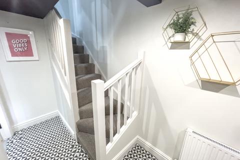 undefined, Markden Mews, L8 1TN,