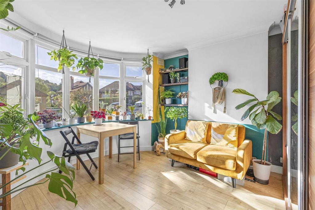 Flat 1, 52 Whitelands Road, HP12 3 EL-5.jpg