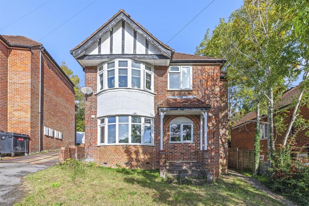 Flat 1, 52 Whitelands Road, HP12 3 EL-13.jpg
