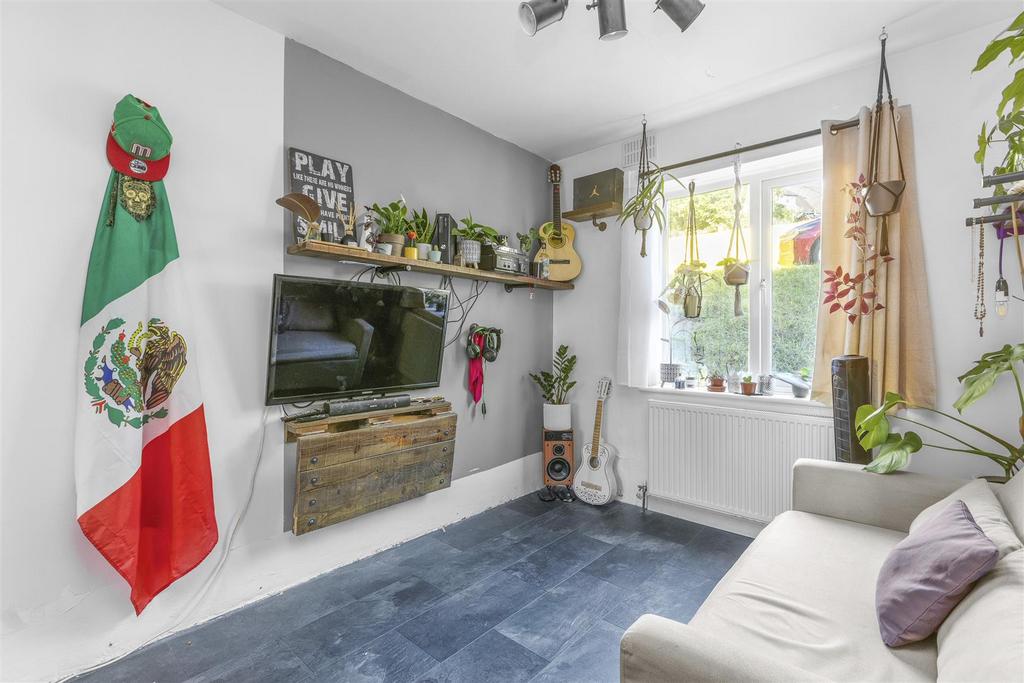 Flat 1, 52 Whitelands Road, HP12 3 EL-1.jpg