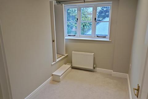 undefined, Redisham NR34