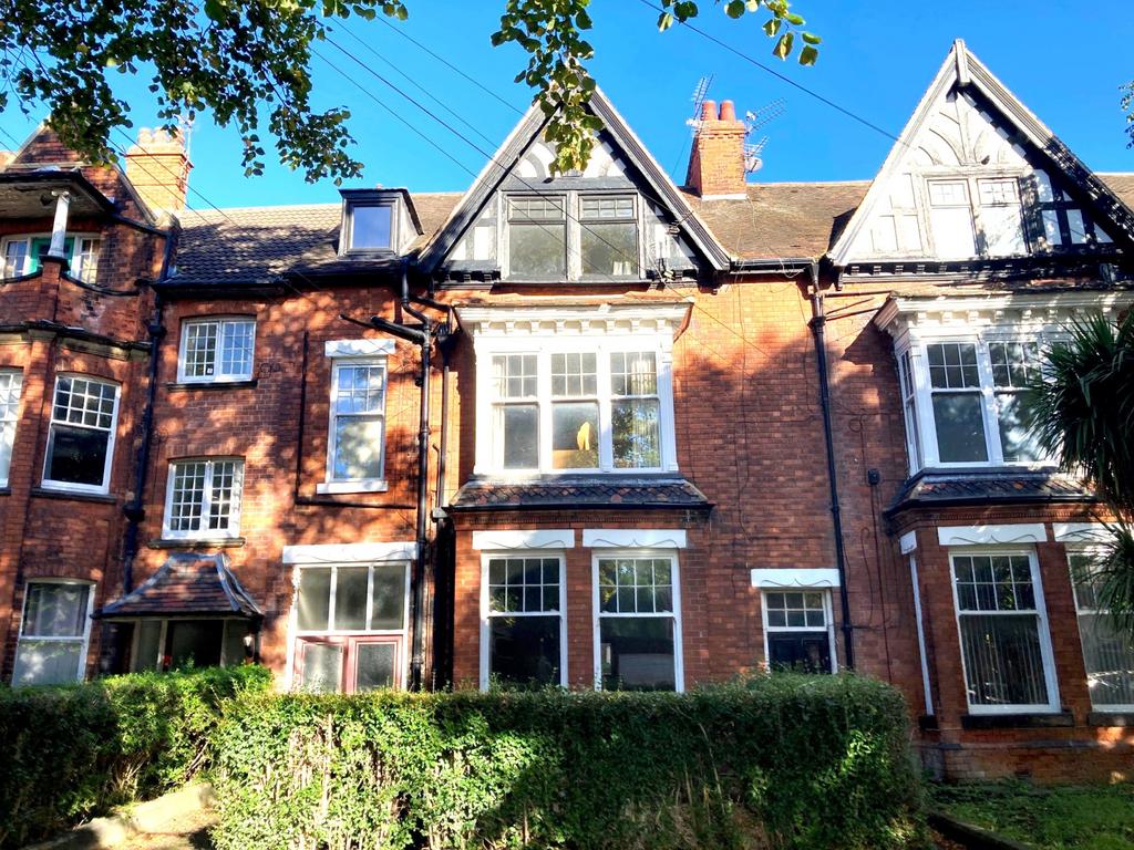 6 Bedroom  for Sale