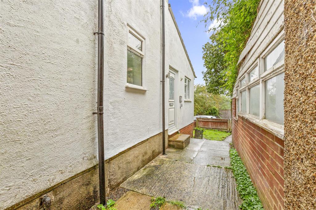 70b Totteridge Road, HP13 6 EX-10.jpg