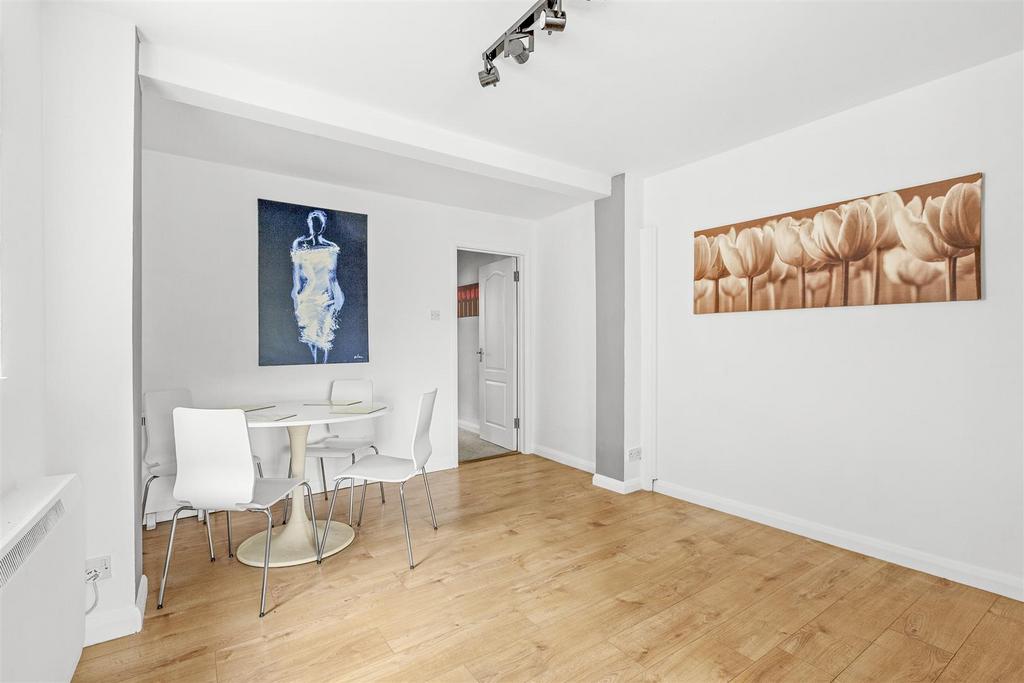 70b Totteridge Road, HP13 6 EX-6.jpg