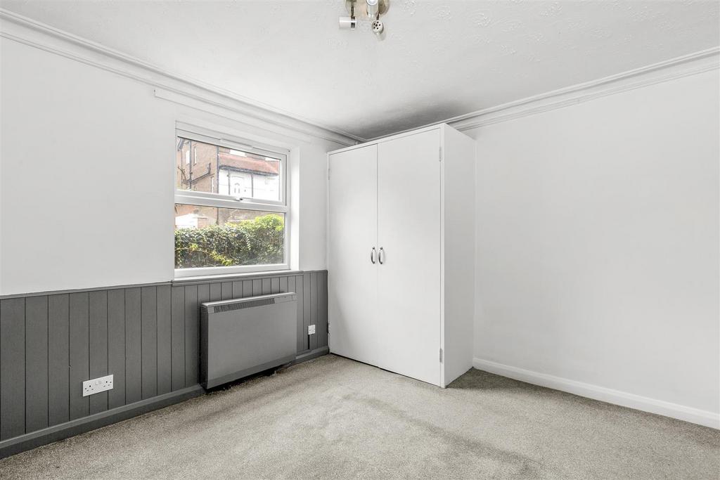 70b Totteridge Road, HP13 6 EX-2.jpg