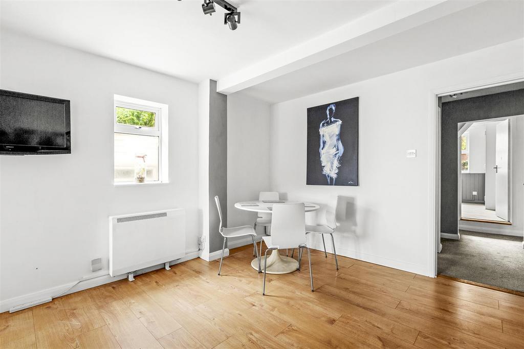 70b Totteridge Road, HP13 6 EX-5.jpg