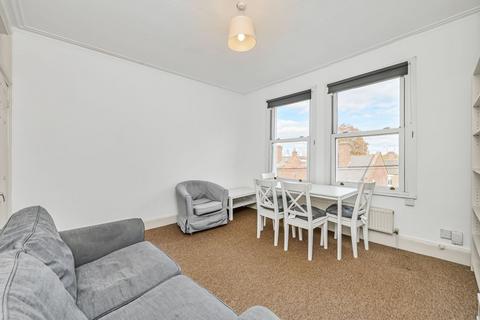 2 bedroom property to rent, Theatre Street, London, SW11