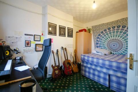 3 bedroom terraced house to rent, Umberslade Road, Birmingham B29