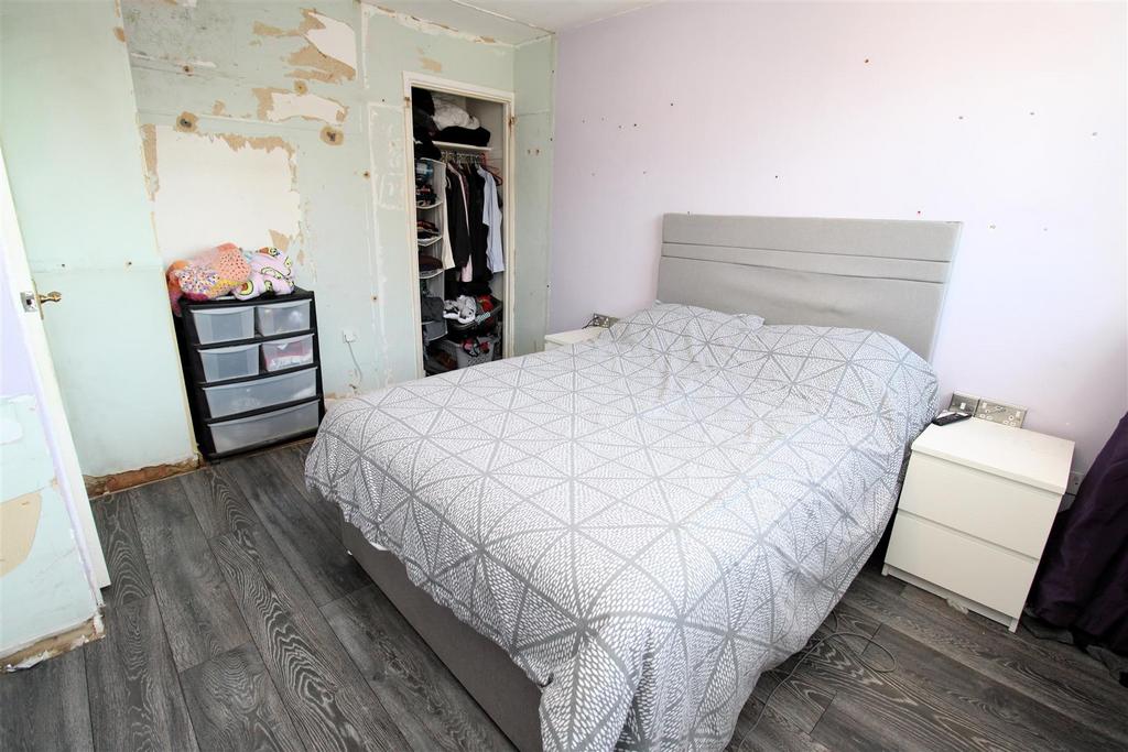 Bed 1(1).JPG
