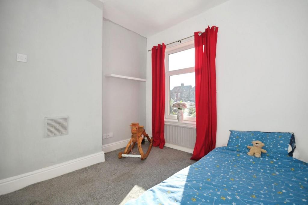 BEDROOM 2 02.jpg