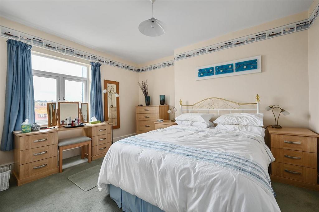 FLAT 4 SANDRINGHAM COURT (6).jpg